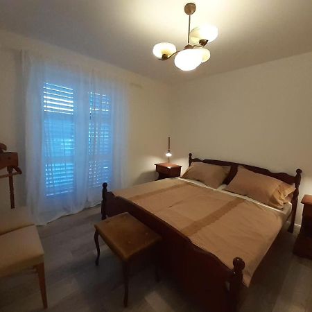 Apartments Dile Sukošan Extérieur photo
