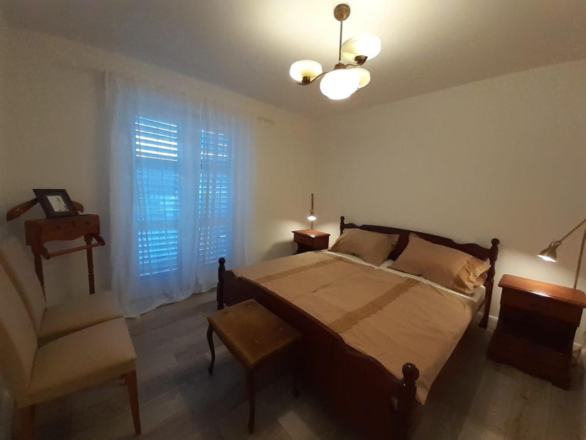 Apartments Dile Sukošan Extérieur photo