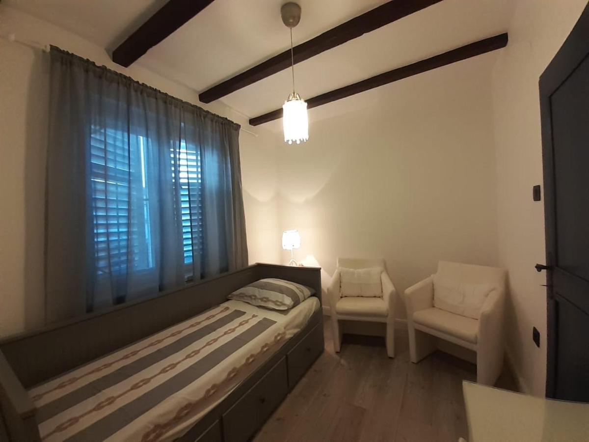 Apartments Dile Sukošan Extérieur photo