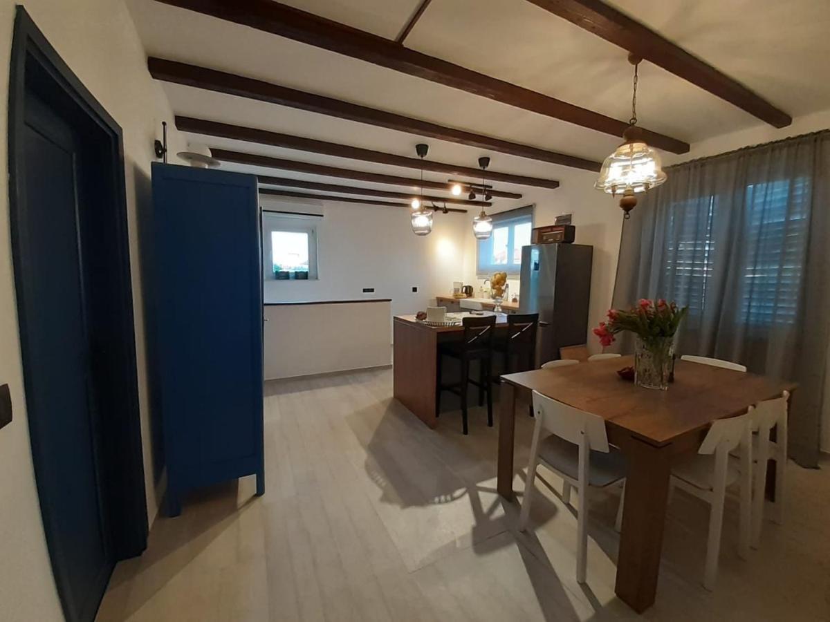 Apartments Dile Sukošan Extérieur photo